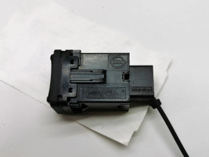 NISSAN Leaf I (2010–2017) Sonstiger Schalter 13807MD - 2