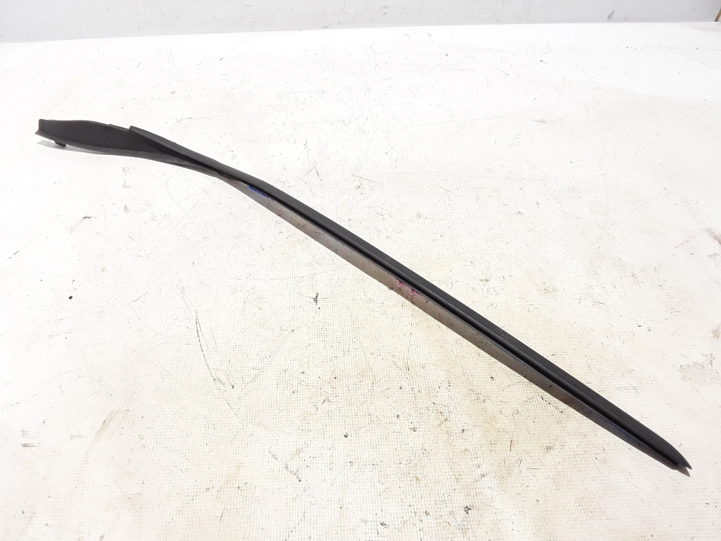 Used VOLVO XC60 Windscreen strut outer 32216113