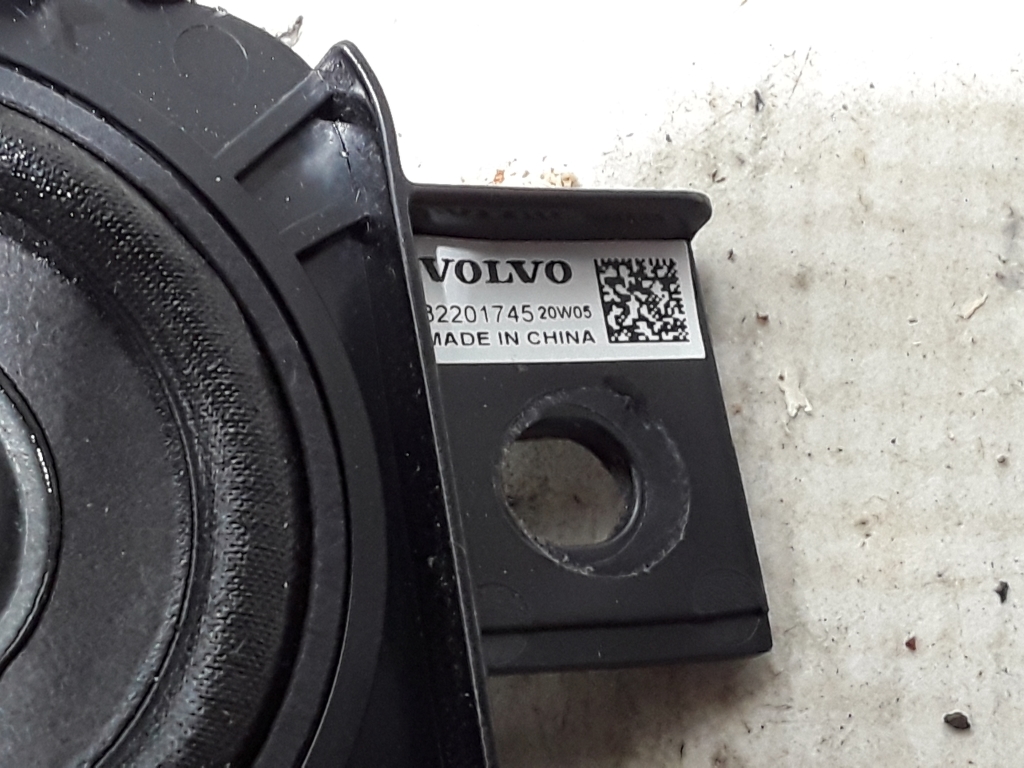 VOLVO XC60 2 generation (2017-2024) Сабвуфер 32201745 21018318