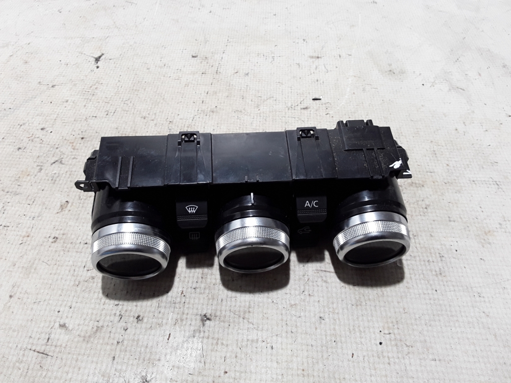 RENAULT Clio 5 generation (2019-2023) Climate  Control Unit 275100936R 21018310