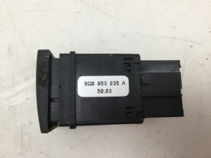 Volkswagen Polo IV (2001–2009) Warnblinkschalter 8Q0953235A - 2