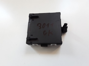  Rear side door control unit 