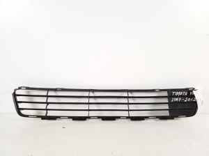  Front bumper lower grille 