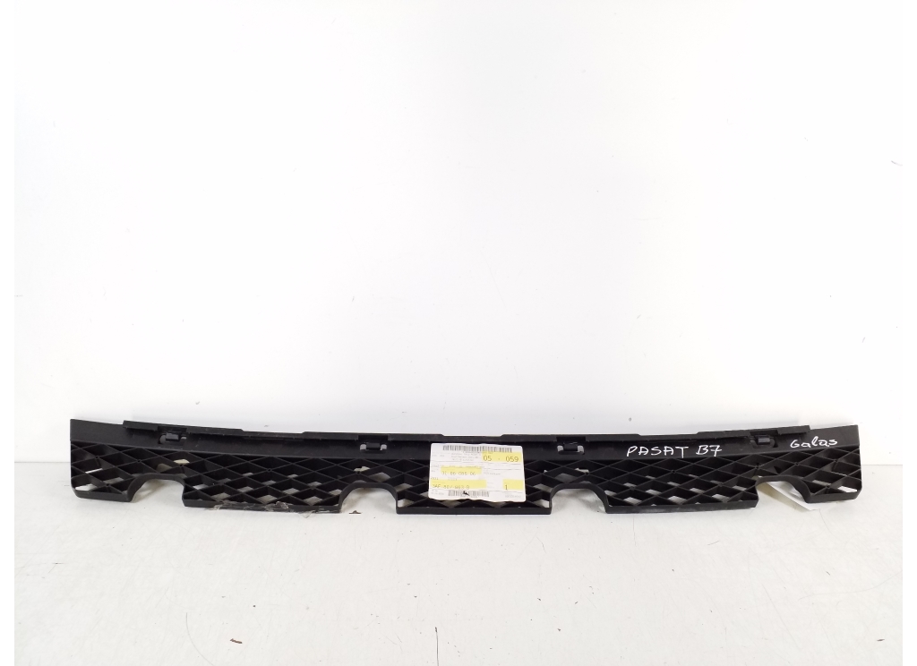 Volkswagen Passat B7 (2010–2014) Rear bumper bracket 3AF807863 Volkswagen Passat B7 (2010–2014) Rear bumper bracket 3AF807863