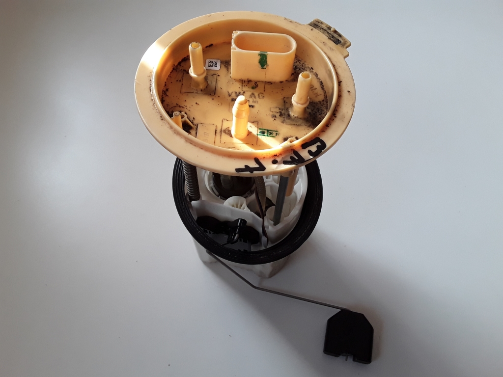 Used Volkswagen Passat Fuel pump in the tank 3AA919050B