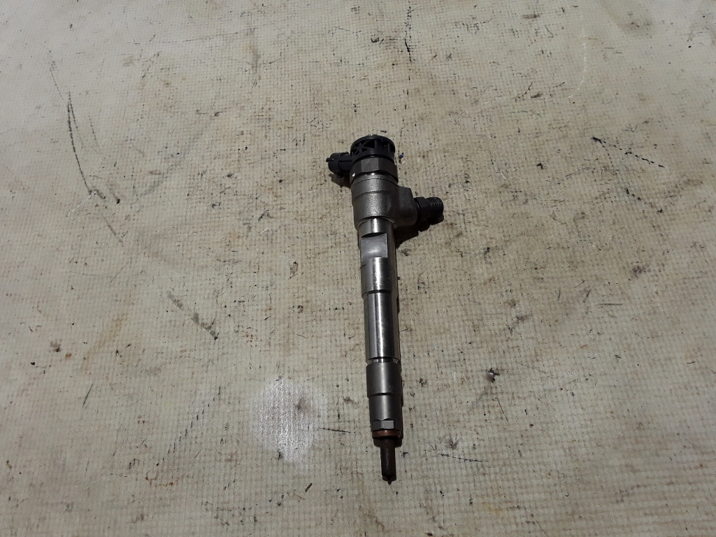 RENAULT Clio 5 generation (2019-2023) Fuel Injector 8201636333 21018246