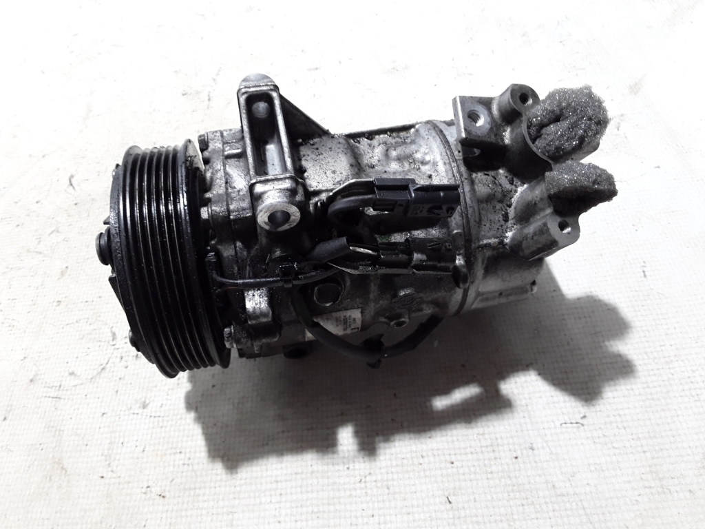 RENAULT Clio 5 generation (2019-2023) Air Condition Pump 926009126R 21018212