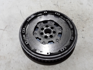   Clutch flywheel 