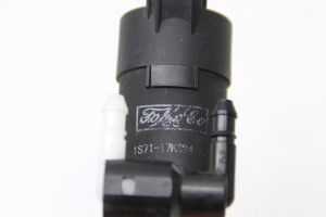 Ford Focus (2011–2018) Front windshield washer pump 1S7117K624FE - 2