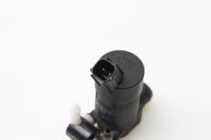 Ford Focus (2011–2018) Front windshield washer pump 1S7117K624FE - 4