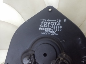 TOYOTA RAV 4 A2 (2000–2005) Kühlerlüftermotor 1636328050 - 2