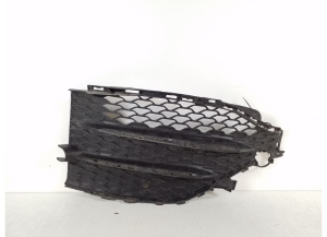  Front bumper lower grille 