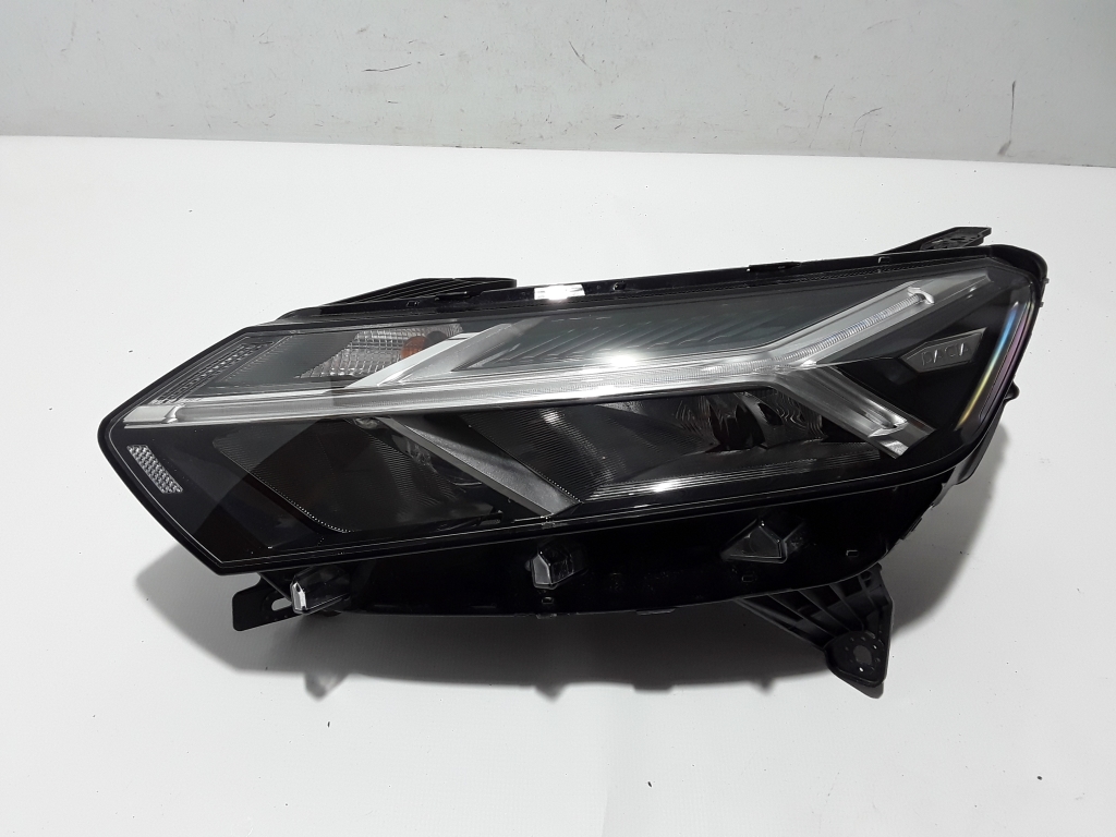 Used Dacia Sandero Headlights 260605914R