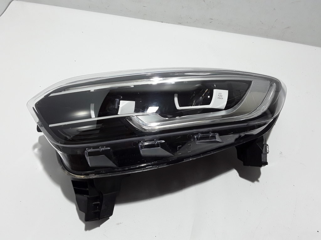 Used RENAULT Kadjar Headlights 260608385R