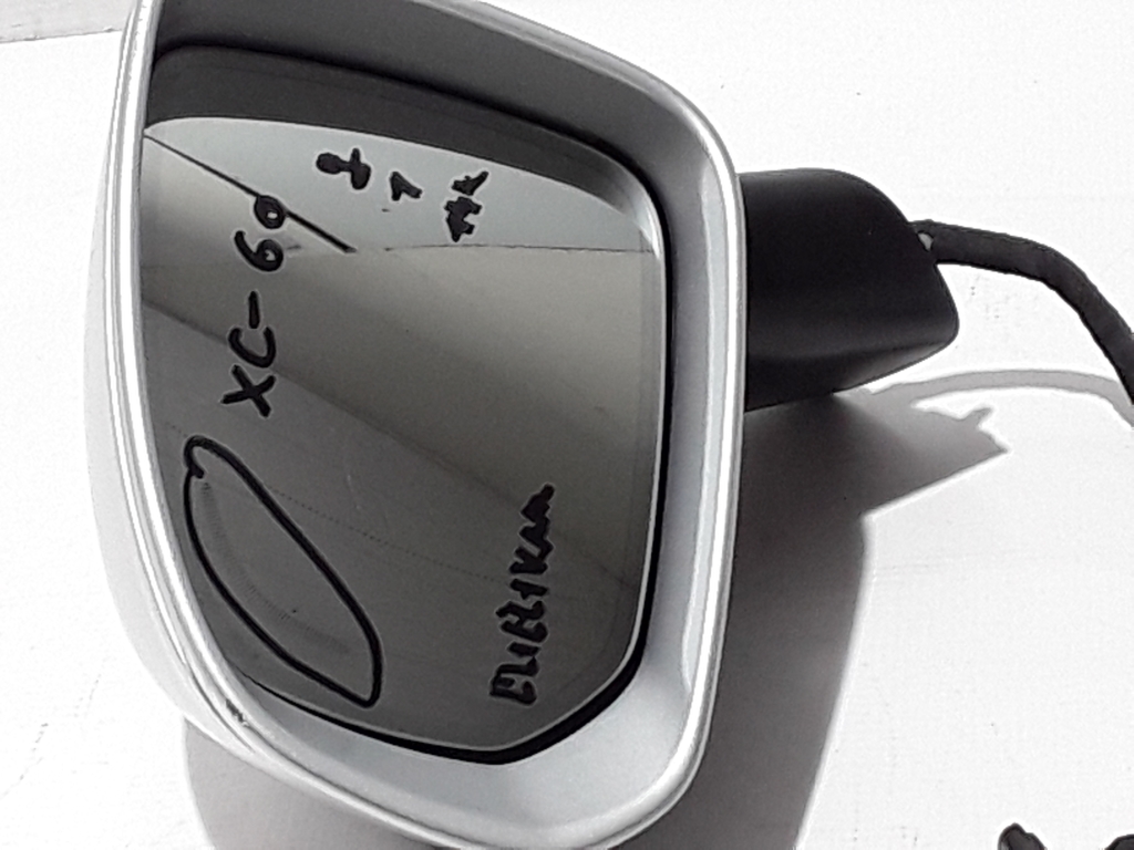 Used VOLVO XC60 Side mirror and its details 31424820