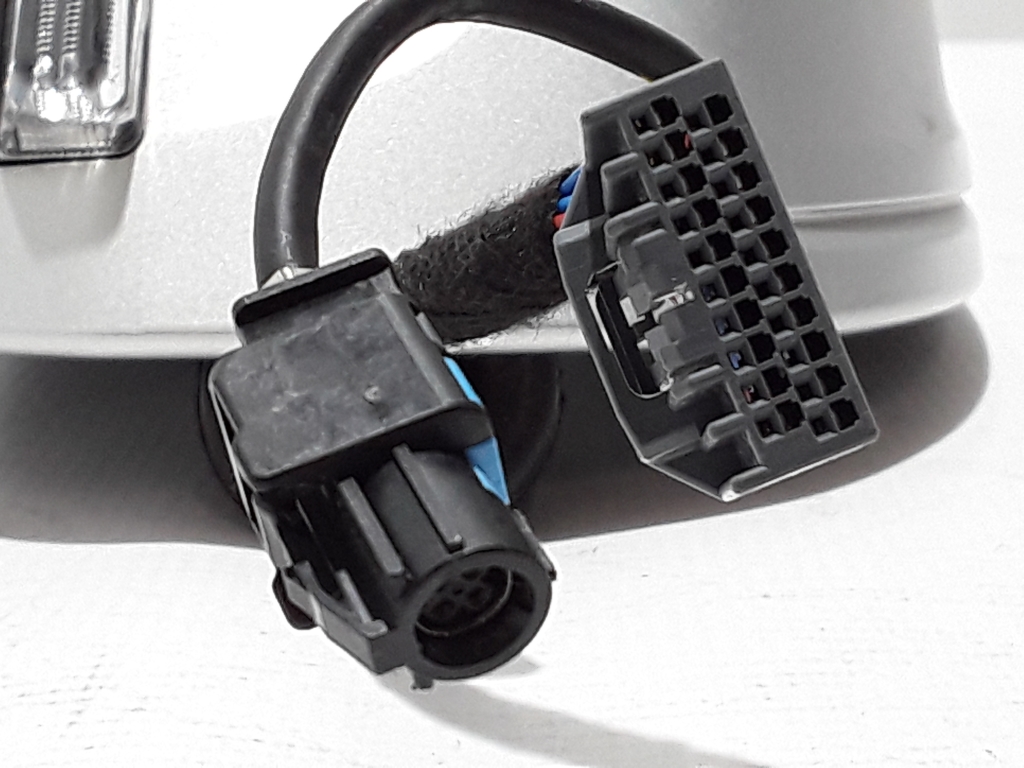 Used VOLVO XC60 Side mirror and its details 31424820