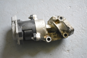  EGR valve 