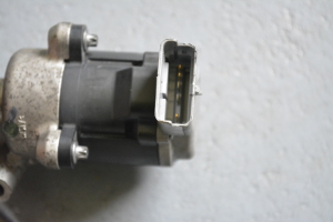  EGR valve 