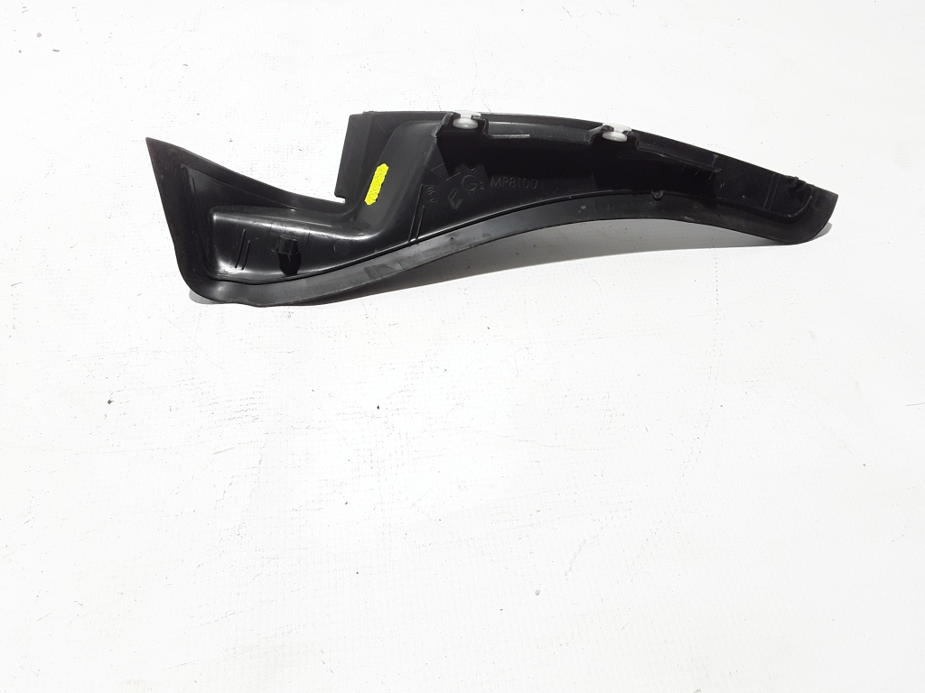 Used RENAULT Master Windshield wiper mechanism trim to the glass 668119349R