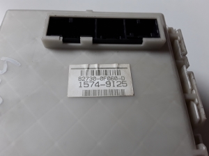 TOYOTA Verso (2009–2017) Kaitsmekarp salongis 827300F060 - 3