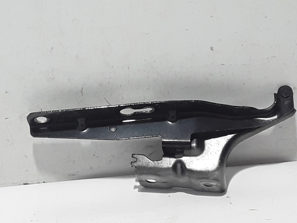 Used VOLVO XC60 Engine cover hinge 31424538