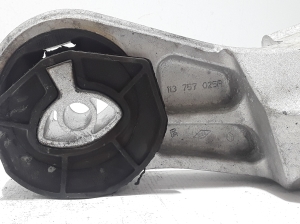  Engine cushion 