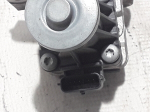  EGR valve 