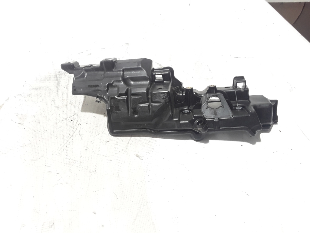 Used RENAULT Scenic Engine trim 175B16236R