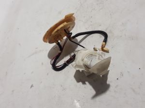 BMW 5 SERIES F11 (2010–2017) Kütusepump paagis 7217080 - 3