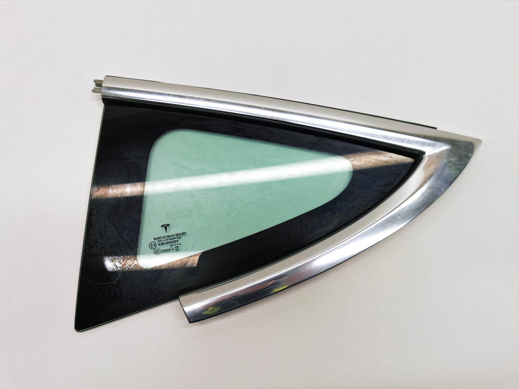 Tesla Model 3 3 (2016–2024) Seitenscheibe hinten (Karosserie) 1080703-00-H Tesla Model 3 3 (2016–2024) Seitenscheibe hinten (Karosserie) 1080703-00-H