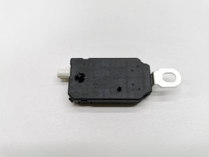 Tesla Model 3 3 (2016–2024) Antenna amplifier 1098046-00-C - 3
