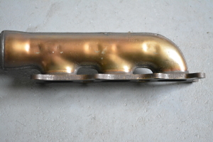  Exhaust manifold 