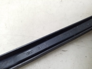 AUDI A6 C5 (1997–2005) Esiklaasi puhasti hoob 4B1955408A - 3