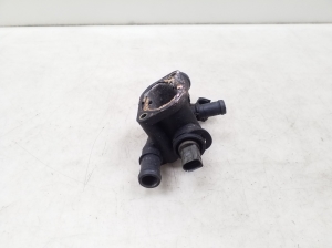 Volkswagen Sharan (1995–2010) Termostaadi korpus 038121132D - 2
