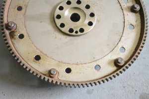  Clutch flywheel 