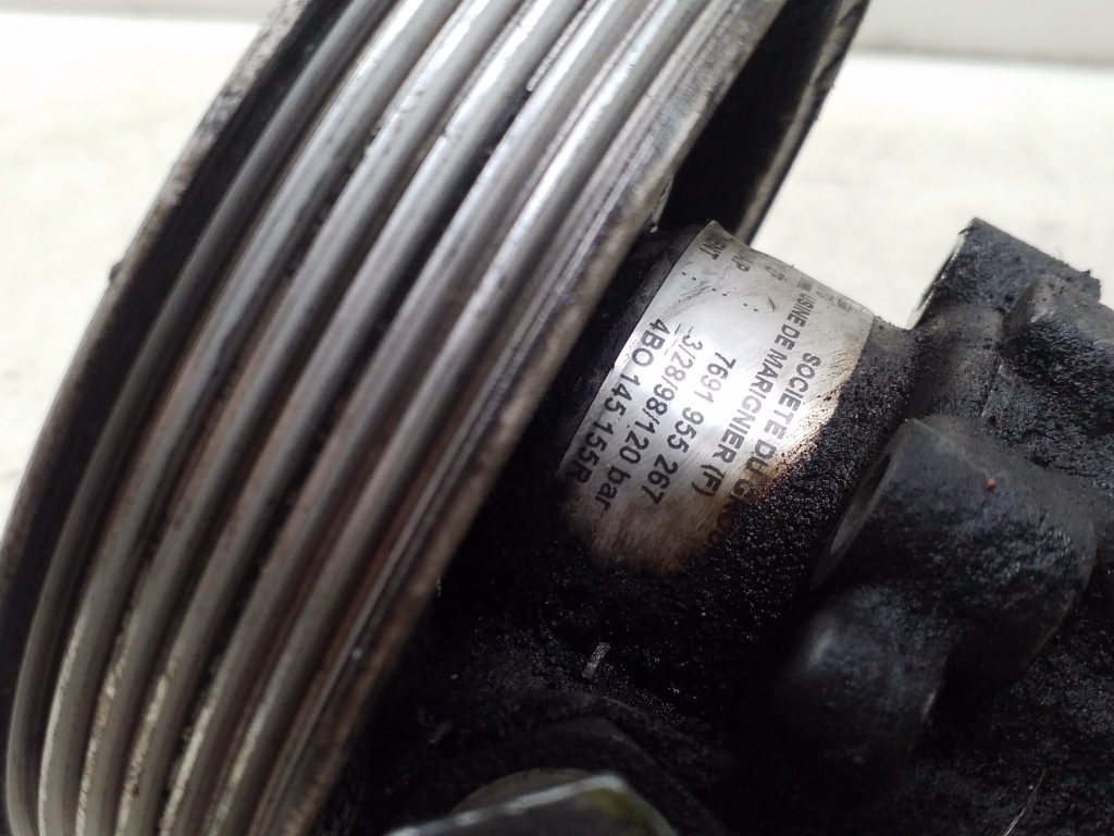 Used AUDI A6 Power steering pump 4B0145155R