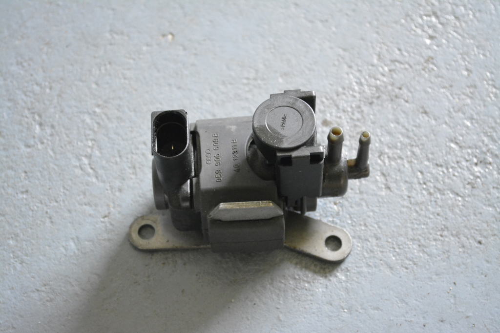 Used AUDI A4 Solenoids 59906609