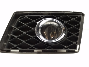   Front bumper fog lamp cover 