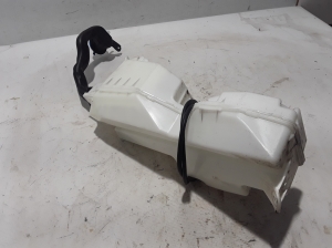 VOLVO S60 III (2018–2026) Front washer fluid reservoir 30747576 - 2