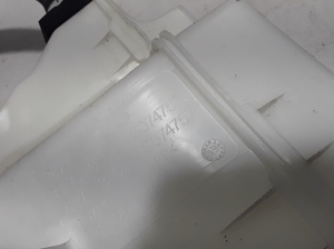 VOLVO S60 III (2018–2026) Front washer fluid reservoir 30747576 - 3