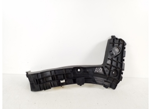 Rear bumper bracket - 81A07254