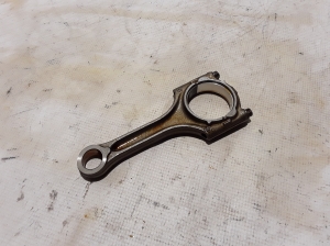  Connecting rod 