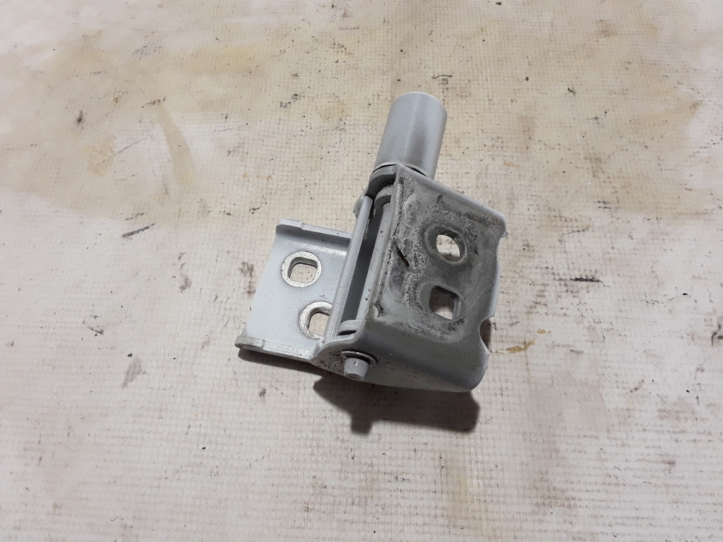 Used Renault Zoe Front Door Lower Hinge R