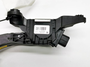 Kia Stonic I (2017–2026) Accelerator pedal CNO1689522 - 5