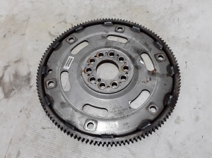  Clutch flywheel 