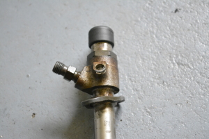  Fuel injector 