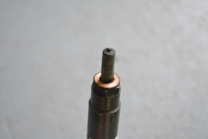  Fuel injector 