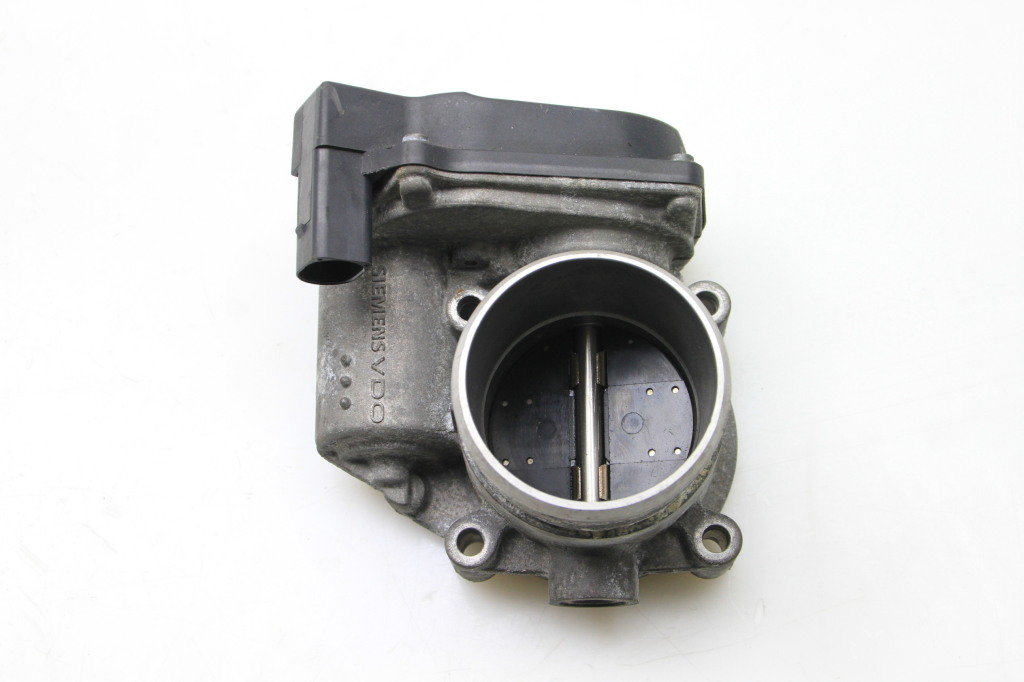 AUDI A4 B8/8K (2011-2016) Droseļvārsts 06F133062J 25165815