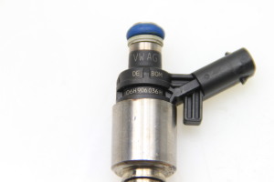  Fuel injector 