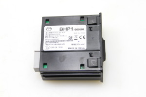Mazda 3 (2013–2018) AUX-pesa BHP1669U0 - 5